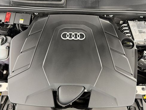 Certified 2025 Audi Q7 3.0T Premium Plus AWD/4WD image 12