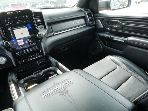 Used 2019 RAM 1500 Limited AWD/4WD image 11