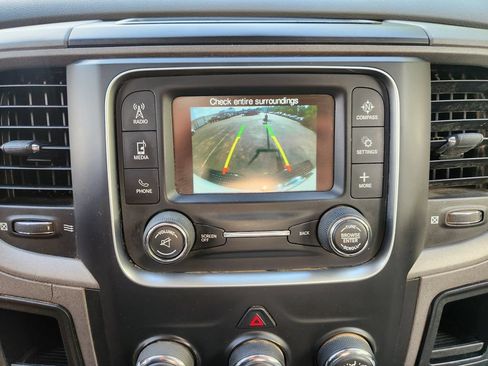 Used 2018 RAM 2500 Tradesman w/ Chrome Appearance Group AWD/4WD image 17