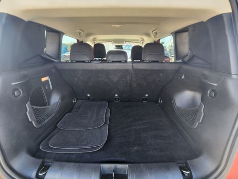 Used 2019 Jeep Renegade Latitude image 11