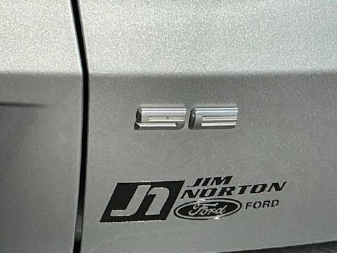 Used 2021 Ford Escape SE FWD image 12
