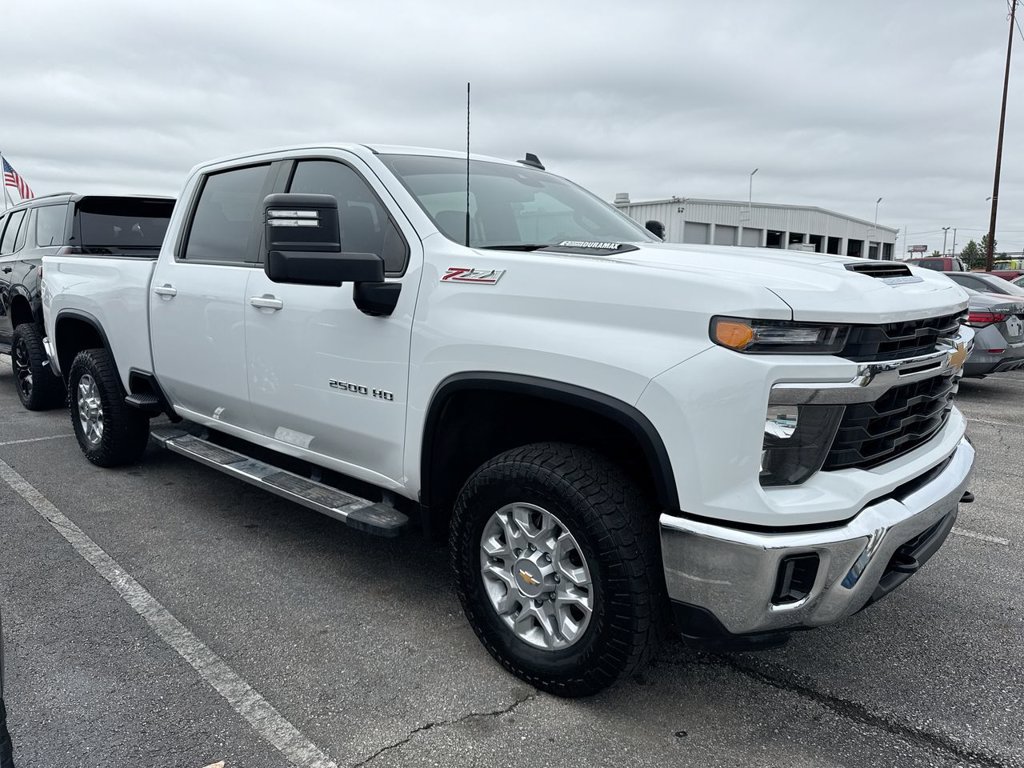 Used 2025 Chevrolet Silverado 2500 LT AWD/4WD image 5