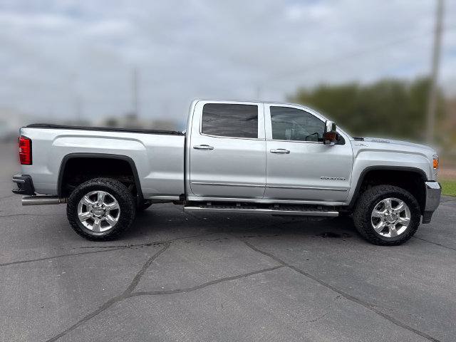 Used 2019 GMC Sierra 2500 SLT w/ Duramax Plus Package AWD/4WD image 6