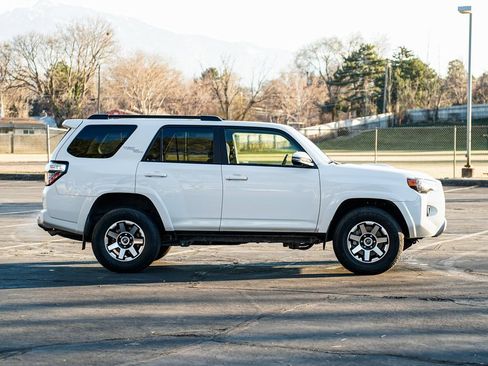 Used 2022 Toyota 4Runner TRD Off-Road Premium image 4