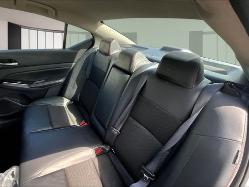 Used 2024 Nissan Altima 2.5 SR FWD image 22