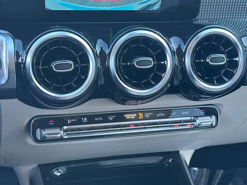 Certified 2022 Mercedes-Benz GLB 250 image 18