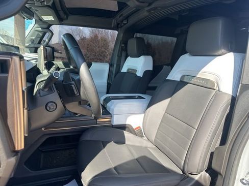 Used 2024 GMC Hummer EV 2X image 15