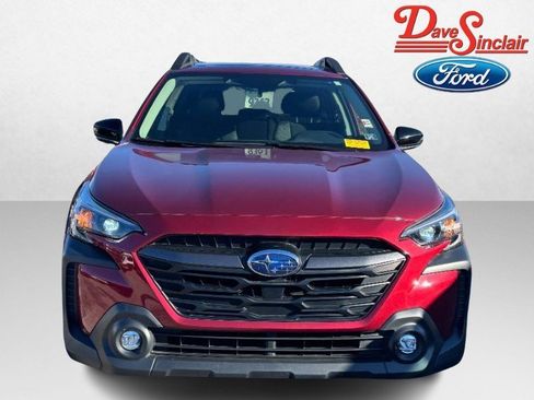 Used 2025 Subaru Outback Premium image 2