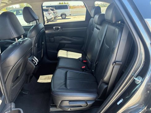 Used 2024 Kia Sorento S AWD/4WD image 28