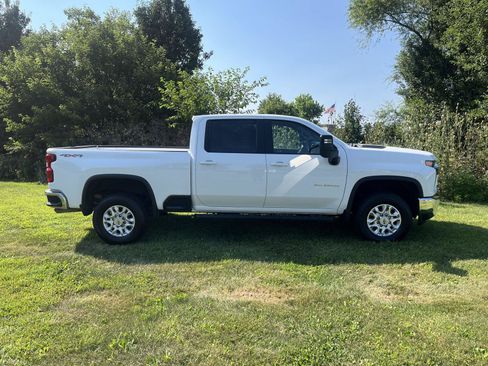 Used 2022 Chevrolet Silverado 2500 LT w/ Convenience Package AWD/4WD image 8