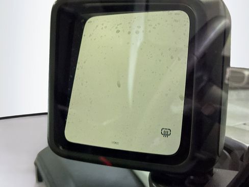 Used 2023 Jeep Wrangler Unlimited w/ Sun & Screen Package image 16