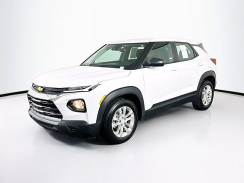 Used 2023 Chevrolet TrailBlazer LS FWD image 3