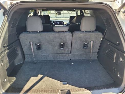 Used 2024 Chevrolet Traverse LT FWD image 26