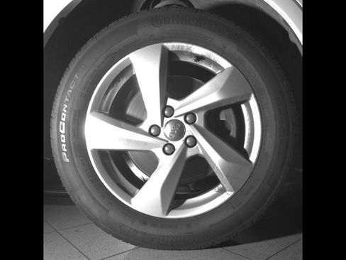 Used 2019 Audi Q3 2.0T Premium w/ Convenience Package image 10