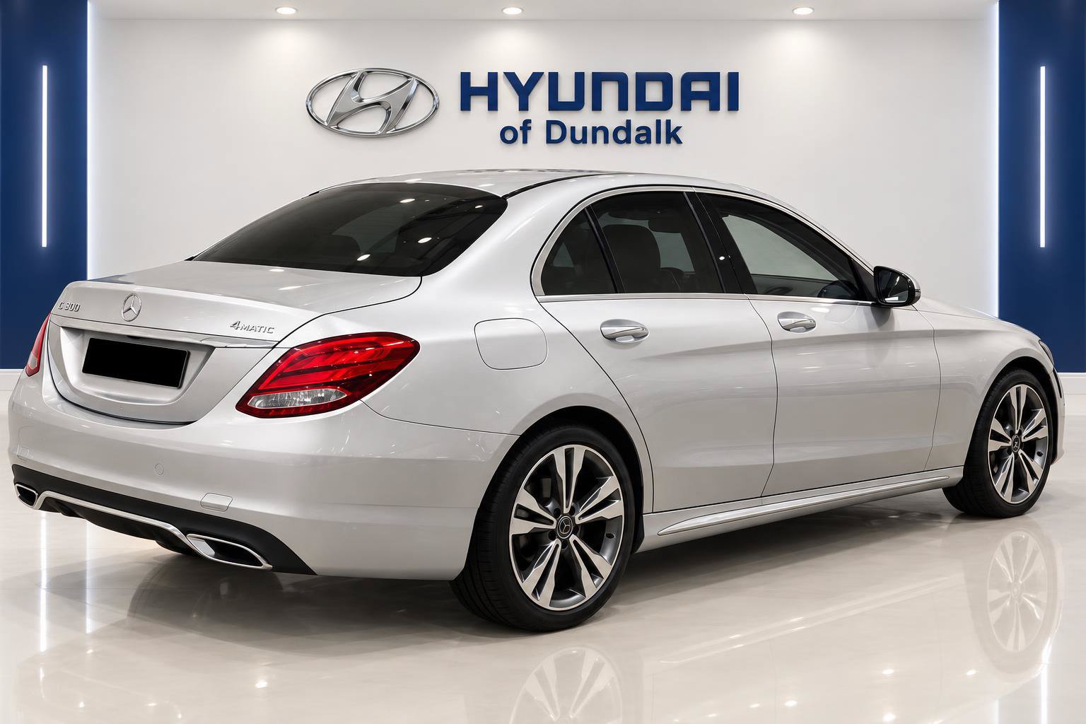 Used 2016 Mercedes-Benz C 300 4MATIC Sedan image 4