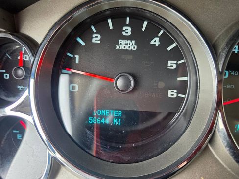 Used 2013 Chevrolet Silverado 1500 LT AWD/4WD image 39