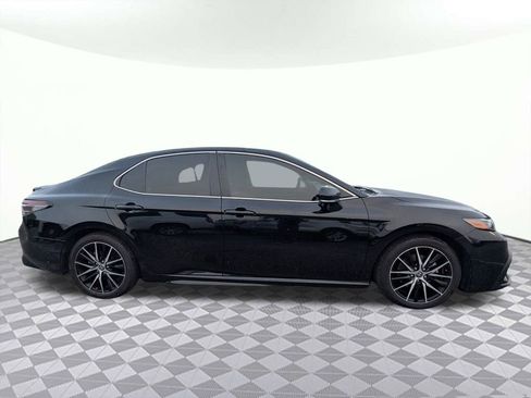 Used 2022 Toyota Camry SE w/ Audio Upgrade Package image 2