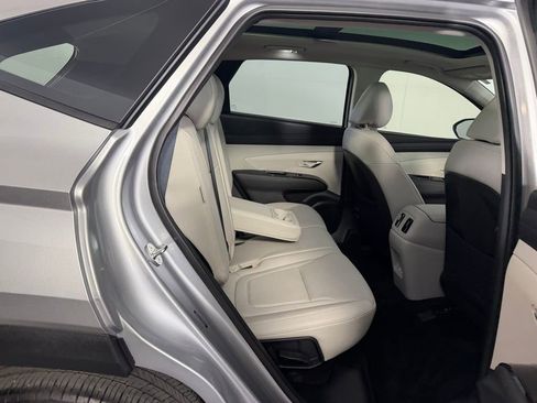 Used 2025 Hyundai Tucson Limited FWD image 31