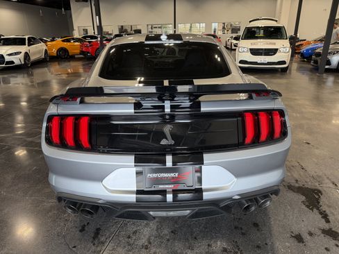 Used 2022 Ford Mustang Shelby GT500 w/ Technology Package RWD image 6