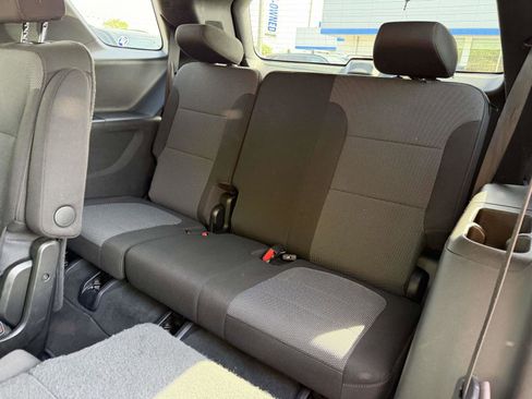 Used 2023 Chevrolet Traverse LT AWD/4WD image 11