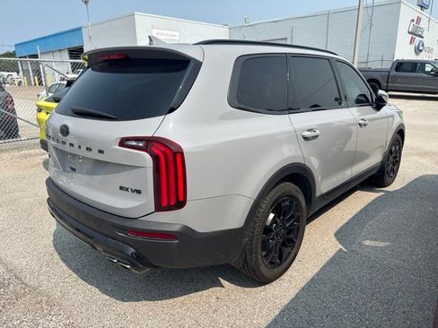 Used 2021 Kia Telluride EX w/ EX Premium Package AWD/4WD image 3