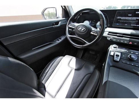 Used 2023 Hyundai Palisade Limited FWD image 11