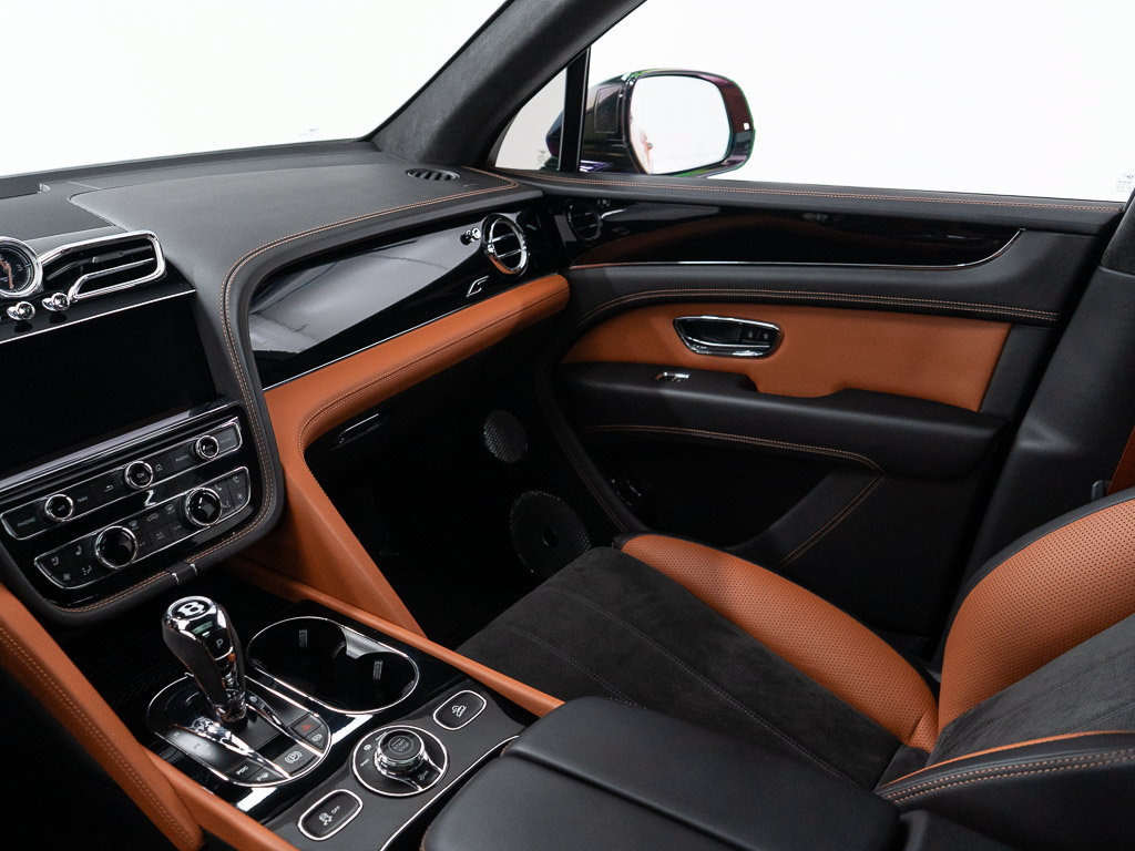 Certified 2022 Bentley Bentayga AWD/4WD image 29