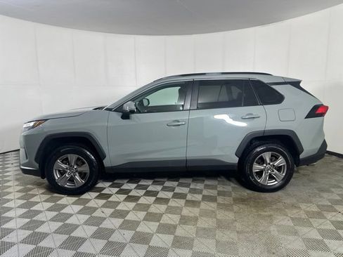 Used 2023 Toyota RAV4 XLE AWD/4WD image 4