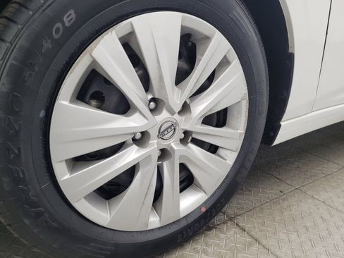 Used 2024 Nissan Sentra S image 31