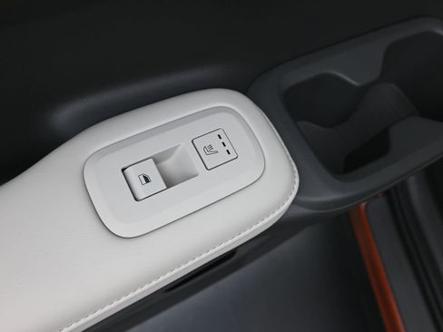 Used 2025 Hyundai Santa Fe Limited image 25