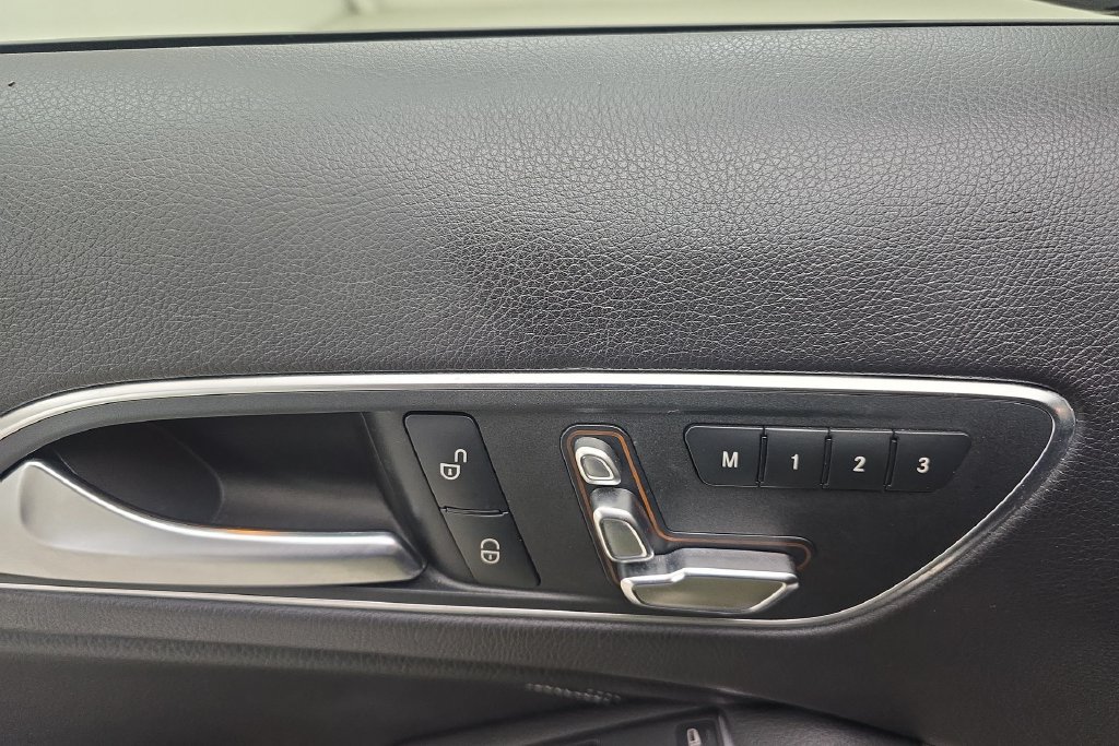 Used 2019 Mercedes-Benz GLA 250 4MATIC image 13