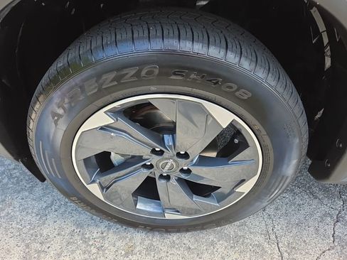 Certified 2025 Nissan Rogue SV FWD image 15