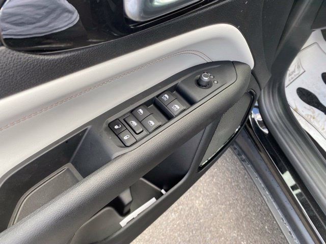 Used 2026 Jeep Compass Limited AWD/4WD image 19