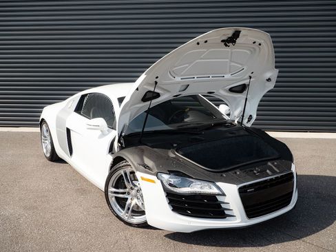 Used 2012 Audi R8 V8 w/ Convenience Pkg AWD/4WD image 24