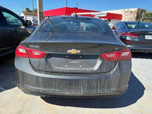 Used 2018 Chevrolet Malibu LT FWD image 3