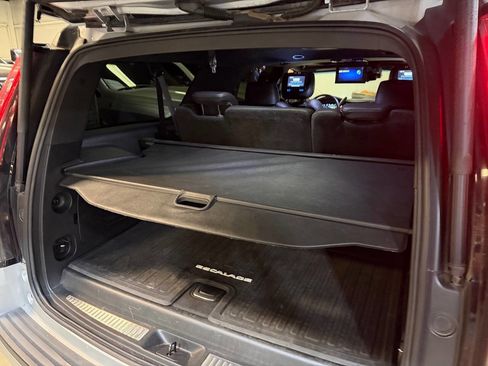 Used 2016 Cadillac Escalade ESV Platinum AWD/4WD image 22