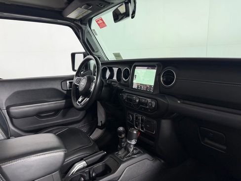 Used 2022 Jeep Wrangler Unlimited Sahara AWD/4WD image 32