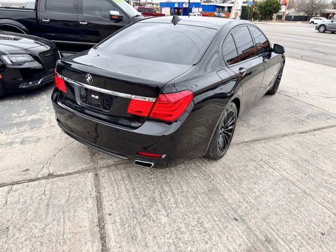 Used 2009 BMW 750i image 4