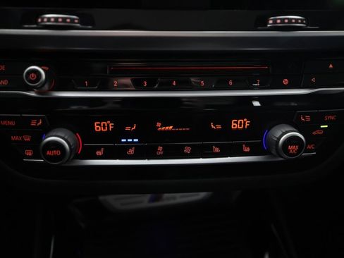 Used 2018 BMW X3 M40i image 29