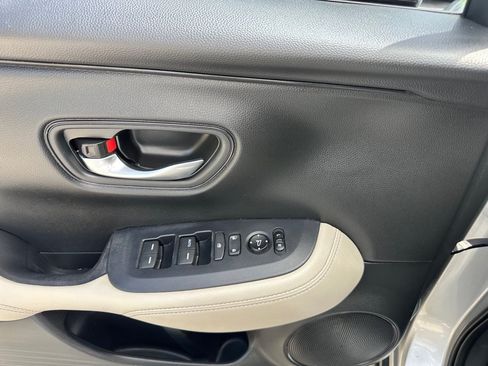 Used 2024 Honda HR-V LX image 12