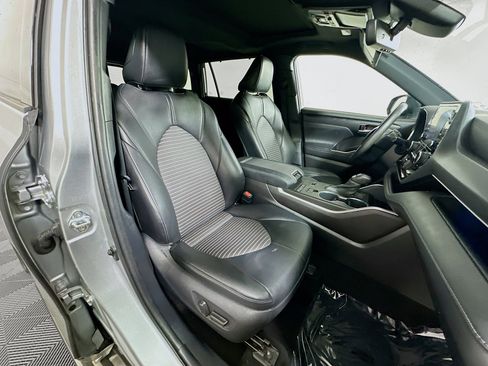 Used 2021 Toyota Highlander XSE FWD image 28