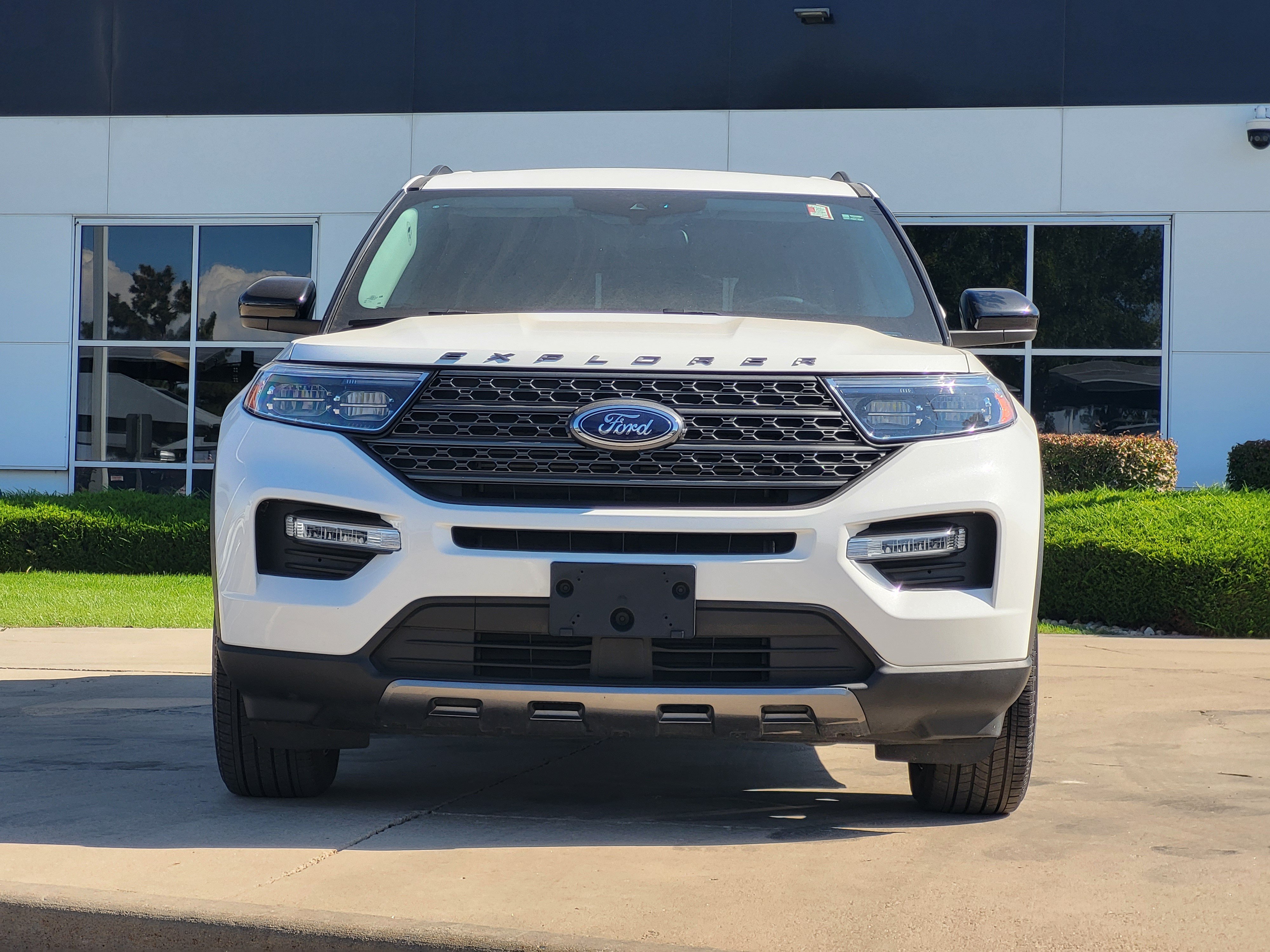 Used 2024 Ford Explorer XLT w/ Equipment Group 202A AWD/4WD image 8