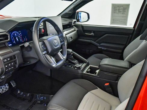 Used 2024 Toyota Tacoma TRD Sport w/ TRD Sport Upgrade Package image 20