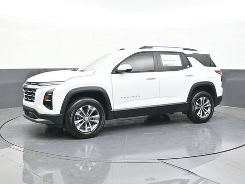 New 2026 Chevrolet Equinox LT w/ Convenience Package II FWD image 5