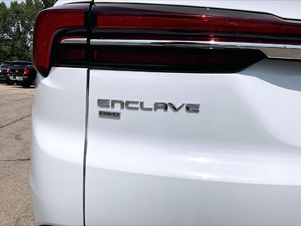 Used 2025 Buick Enclave Preferred AWD/4WD image 28