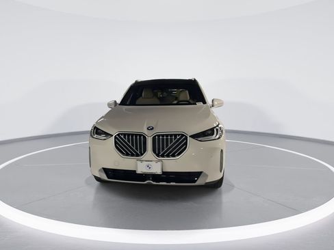 Used 2025 BMW X3 xDrive30i w/ Premium Package image 3