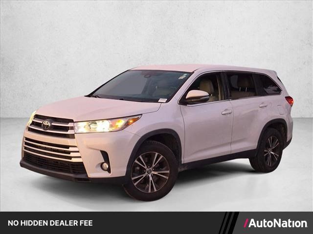 Used 2019 Toyota Highlander Plus FWD image 1