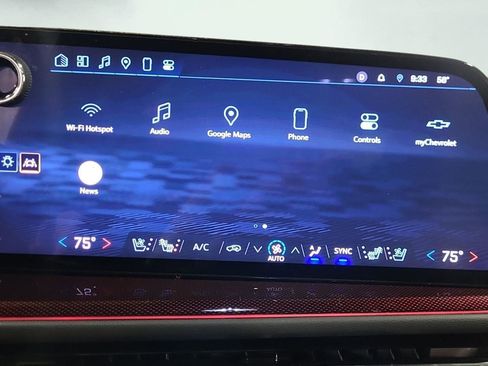 Used 2024 Chevrolet Traverse RS image 40