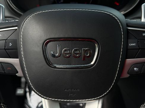 Used 2018 Jeep Grand Cherokee Trackhawk AWD/4WD image 30
