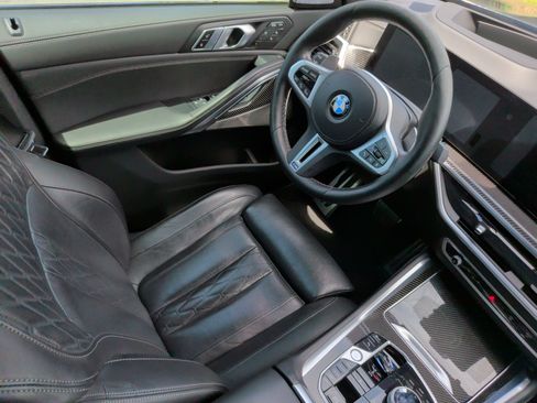 Used 2025 BMW X6 M60i AWD/4WD image 36